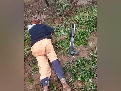 எல்லையில் ஆயுதத்துடன் ஊடுருவ முயன்ற பாகிஸ்தானியர் சுட்டுக் கொலை