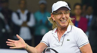 மார்டினா நவரத்திலோவாவுக்குப் புற்றுநோய் பாதிப்பு!