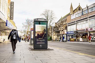 லண்டன் வீதிகளில் 'வாரிசு' போஸ்டர் - புகைப்படங்கள்