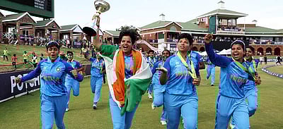 யு-19 டி20 உலகக் கோப்பை: இந்திய மகளிர் அணியின் கொண்டாட்டங்கள்! (படங்கள்)