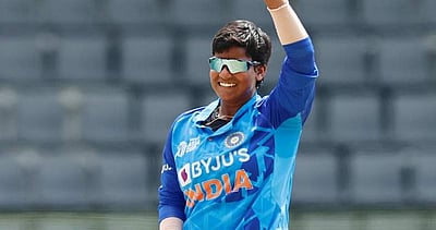 முத்தரப்பு டி20: மே.இ. தீவுகளை வீழ்த்திய இந்திய மகளிர் அணி