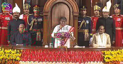 குடியரசுத் தலைவர் உரையுடன் பட்ஜெட் தொடர் தொடங்கியது!