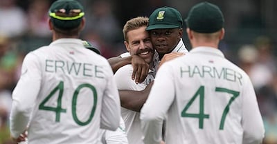 நிறுத்தப்பட்ட சிட்னி டெஸ்ட்: ஸ்டீவ் வாஹ் அதிருப்தி!