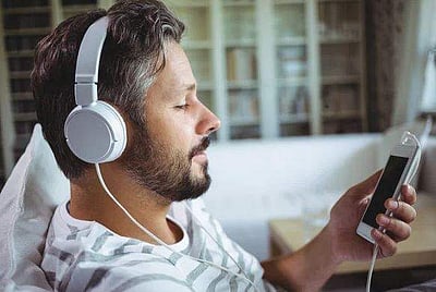 ஹெட்ஃபோன் போடாதீங்க..!!