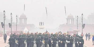 தில்லியில் கடும் பனிமூட்டம்: ரயில்கள் தாமதம்