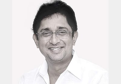 ஈவிகேஎஸ் இளங்கோவன் மகன் திருமகன் ஈவெரா மாரடைப்பால் மரணம்