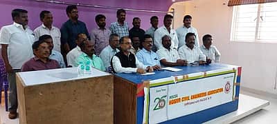 கர்நாடகத்திற்கு  எம் சாண்ட் மணல் கடத்தலை நிறுத்துக: அரசு ஒசூர் சிவில் அசோசியேஷன் வலியுறுத்தல்