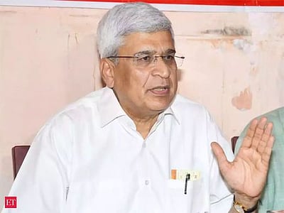 பாஜக, ஆா்எஸ்எஸுக்கு எதிராக தொடா் போராட்டங்கள் அவசியம்: பிரகாஷ் காரத்