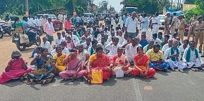 என்எல்சி நில எடுப்பு ஆலோசனைக் கூட்டம்: எம்எல்ஏக்கள் வெளிநடப்பு; விவசாயிகள் சாலை மறியல்