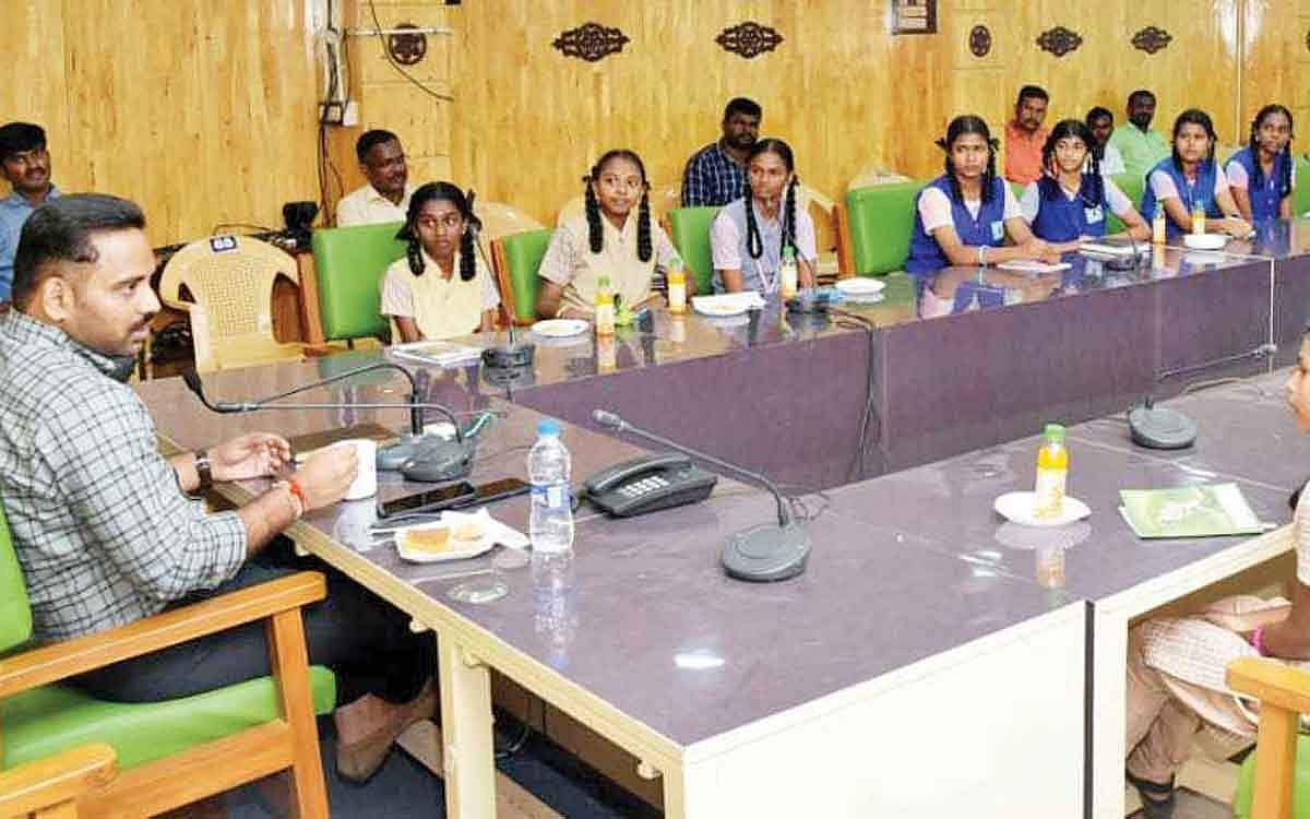 'காபி வித் கலெக்டர்'