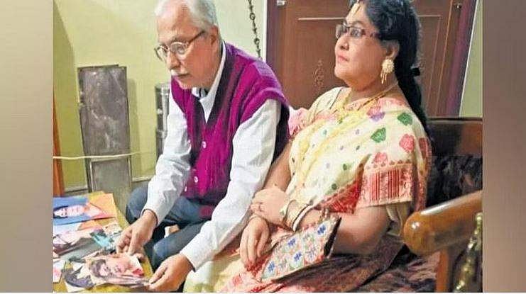 கரோனாவில் இறந்த மனைவிக்காக ரூ.25 லட்சத்தில் சிலிகான் சிலை 