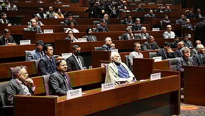 மக்களின் வாழ்க்கைத் தரத்தை உயா்த்தும் வகையில் பணியாற்றுங்கள்: பிரதமா் மோடி வலியுறுத்தல்