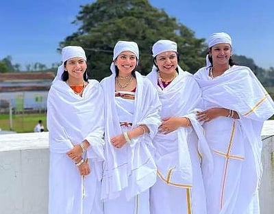 பாரம்பரிய உடையில் சாய் பல்லவி: வைரலாகும் புதிய புகைப்படங்கள்! 