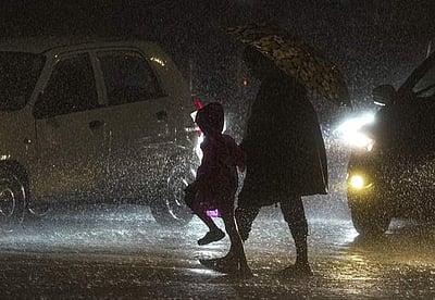 சென்னையில் வெளுத்து வாங்கிய கனமழை!