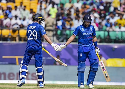 இங்கிலாந்துக்கு எதிராக டாஸ் வென்ற வங்கதேசம் பந்துவீச்சு தேர்வு!