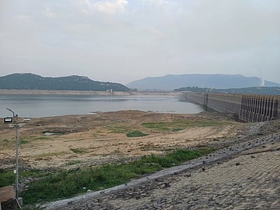 மேட்டூா் அணையிலிருந்து 500 கன அடி நீா் திறப்பு!