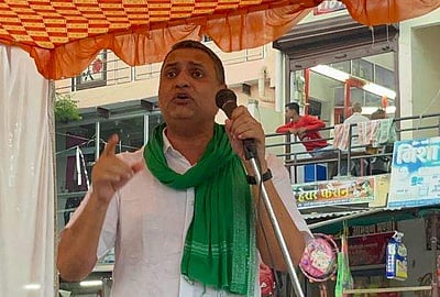 அதிகாரிகள் முகத்தில் துப்புங்கள்! விவசாயிகளுக்கு முன்னாள் அமைச்சர் அறிவுரை