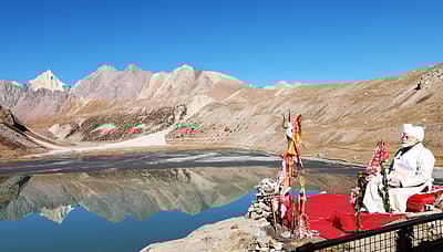 பார்வதி குளத்தில் பிரதமர் நரேந்திர மோடி வழிபாடு - புகைப்படங்கள்