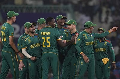 உலகக் கோப்பை: ஆஸ்திரேலியாவை வீழ்த்தி தென்னாப்பிரிக்கா அபார வெற்றி!