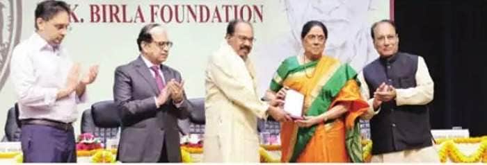 ‘சரஸ்வதி சம்மான்’ விருது எனது வாழ்வின் அா்த்தத்தை மேம்படுத்தியுள்ளது: எழுத்தாளா்  சிவசங்கரி நெகிழ்ச்சி