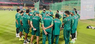 ஆஸ்திரேலியாவுக்கு எதிரான போட்டியில் இரு பாகிஸ்தான் வீரர்கள் இல்லை!