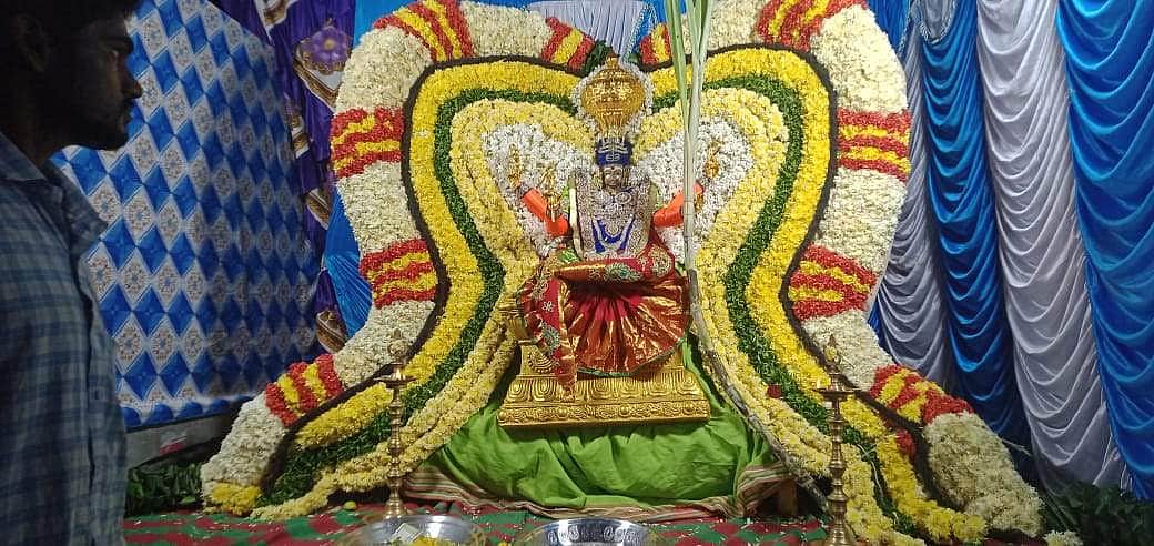 செங்கல்பட்டில் தசரா திருவிழா: விதவித அலங்காரத்தில் அம்மன் ஊர்வலம்!