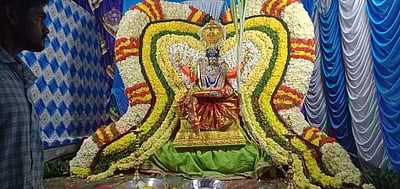 செங்கல்பட்டில் தசரா திருவிழா: விதவித அலங்காரத்தில் அம்மன் ஊர்வலம்!