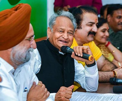 அமலாக்கத்துறை மூலம் நாட்டில் பயங்கரவாதத்தை உருவாக்குகிறார்கள்: கெலாட்