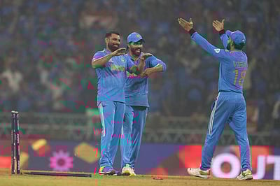 அசத்தல் பந்துவீச்சு: இந்தியா அபார வெற்றி!