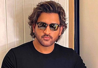 விண்டேஜ் லுக்கில் தோனி: வைரலாகும் புதிய புகைப்படங்கள்