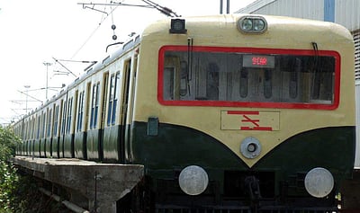 சென்னை புறநகர் மின்சார ரயிலில் ஏசி பெட்டிகள்: விரைவில் அறிமுகம்!