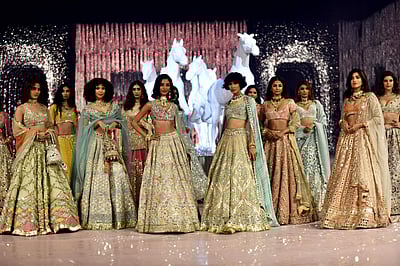 தில்லி ஆடை அலங்கார அணிவகுப்பு - புகைப்படங்கள்