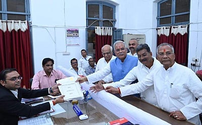 சத்தீஸ்கர் முதல்வர் பூபேஷ் பாகல் வேட்புமனு தாக்கல்