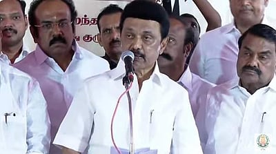 ஆளுநர் மாளிகையில் பெட்ரோல் குண்டு வீசப்படவில்லை: முதல்வர் 