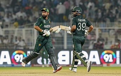 வெளியேறியது வங்கதேசம்- தப்பித்தது பாகிஸ்தான்