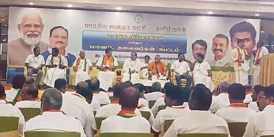 அண்ணாமலை வருவதற்குள் தொடங்கிய பாஜக நிர்வாகிகள் கூட்டம்!