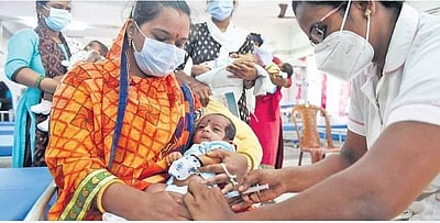 எழும்பூர் குழந்தைகள் நல மருத்துவமனையில் குவியும் குழந்தைகள்