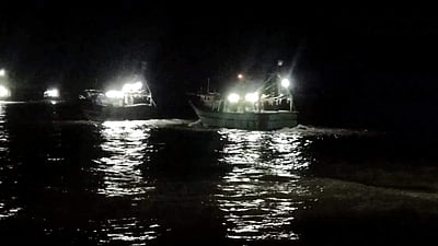 வலுப்பெறுகிறது புயல் சின்னம்: மீனவர்கள் கடலுக்குச் செல்ல வேண்டாம்.!