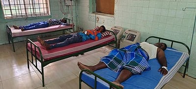 தமிழக மீனவர்கள் மீது கடற்கொள்ளையர்கள் தாக்குதல்: 4 மீனவர்கள் மருத்துவமனையில் அனுமதி