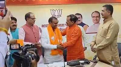 காங்கிரஸ் எம்எல்ஏ சச்சின் பிர்லா பாஜகவில் இணைந்தார்