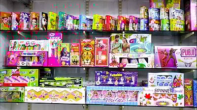 தீபாவளி: தமிழகத்தில் 2 மணி நேரம் மட்டுமே பட்டாசு வெடிக்க அனுமதி!