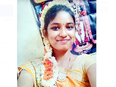 காஞ்சிபுரத்தில் லாரி மோதி இளம்பெண் பலி: ஓட்டுநர் கைது