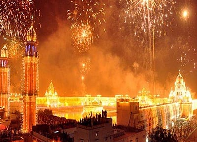 உலகெங்கும் பல்வேறு மதத்தினரால் கொண்டாடப்படும் தீபாவளி!