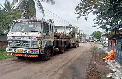 மன்னார்குடி அருகே ஓஎன்ஜிசி வாகனங்கள் சிறைபிடிப்பு!