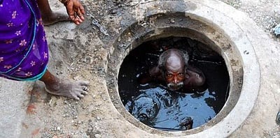 குஜராத் : கழிவுநீர்த் தொட்டியில் விஷவாயு தாக்கியதால் துப்புரவு பணியாளர் பலி!