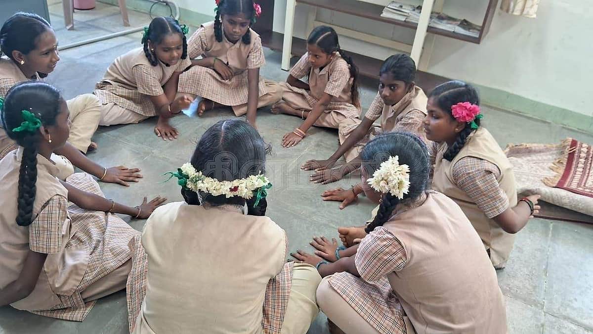 மாணவர்களுக்கு தன்னம்பிக்கையை விதைக்கும் அரசுப் பள்ளி தலைமை ஆசிரியை!