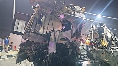 வாணியம்பாடி அருகே கோர விபத்து: 2 பேருந்துகள் நேருக்கு நேர் மோதியதில் 5 பேர் பலி