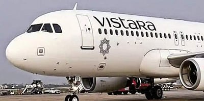 ஓடுதளத்திற்குள் தெருநாய்! திருப்பியனுப்பப்பட்ட விமானம்!