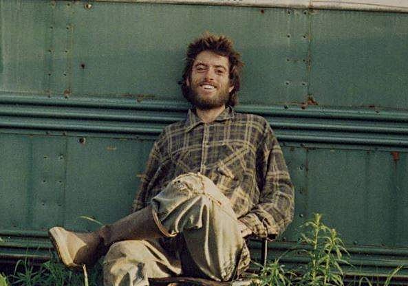 உலகை உலுக்கியவன் - சமூகத்தின் முதல் சுதந்திர உயிர்!