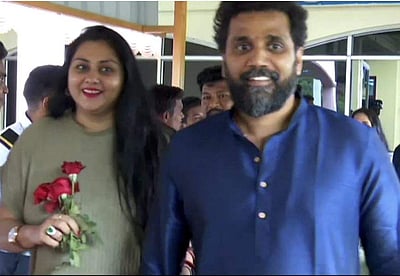 பண மோசடி? நடிகை நமீதாவின் கணவருக்கு சம்மன்!